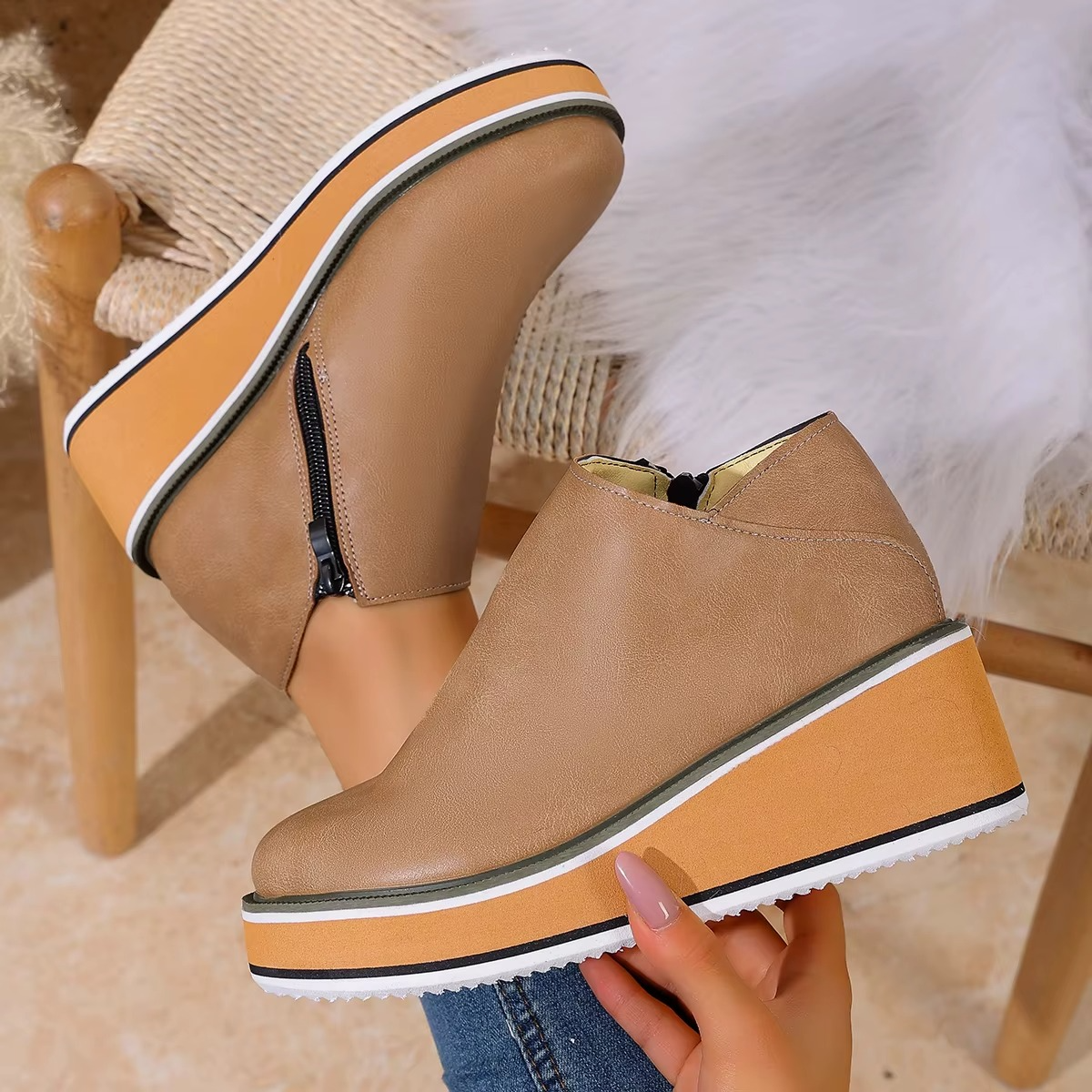 Clara™ | Plateau-Stiefel aus veganem Leder